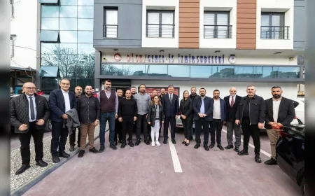 İzmir Büyükşehir Belediye Başkanı Dr. Cemil Tugay: “Bu hikaye İzmir’den değişebilir”