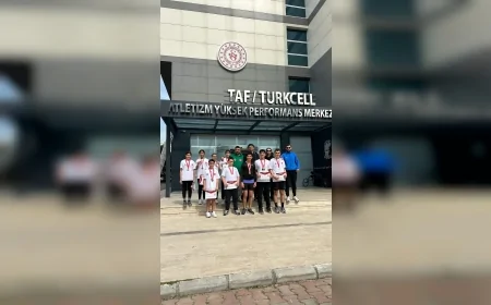 İzmir’de Özel Sporcular Atletizm ve Para Masa Tenisi Yarışmalarında Türkiye Finallerine Yükseldi