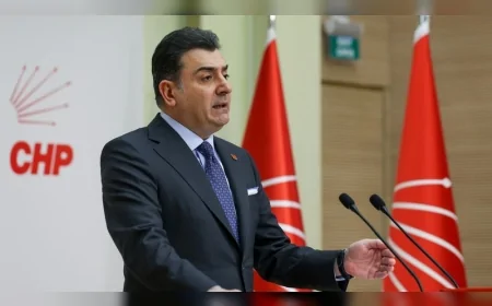 CHP Genel Başkan Yardımcısı Zeynel Emre: “İktidarın dış politikası diplomasi adı altında diplomasiden uzak”