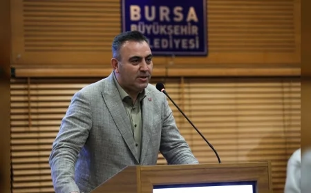 Bursa Büyükşehir Belediyesi arıcılığı desteklemek için üreticilere kovan dağıttı ve eğitim paneli düzenledi