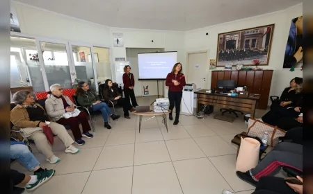 İzmir Büyükşehir Belediyesi Kadınlara Yönelik Yoga Destekli Sağlık Eğitimi Düzenledi