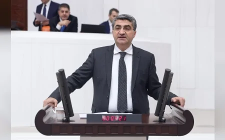 DEVA Partisi Genel Başkan Yardımcısı Mehmet Emin Ekmen: “Türkiye ekonomik krizin içindeyken bölgesel savaşa yakalandı”