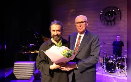 ODUNPAZARI BELEDİYE BAŞKANI KAZIM KURT: “ÂŞIK VEYSEL BU TOPRAKLARIN ORTAK VİCDANIDIR”