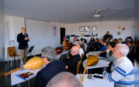 Eskişehir Büyükşehir Belediyesi kıdemli vatandaşları türkü programında buluşturdu