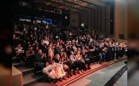 ETİMESGUT’TA DÜNYA TİYATRO GÜNÜ’NDE “KUŞKONDU MÜZİKALİ” SAHNEYE TAŞINDI