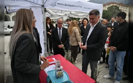 MANİSA BÜYÜKŞEHİR BELEDİYESİ ATIK PİL GETİRENE ZEYTİN FİDANI VEREREK ÇEVRE SEFERBERLİĞİ BAŞLATTI