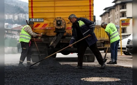 Bursa Büyükşehir Belediyesi 17 İlçede Altyapı ve Üstyapı Çalışmalarını Kesintisiz Sürdürüyor