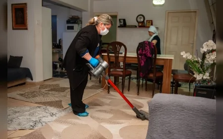 Karşıyaka Belediye Başkanı Yıldız Ünsal: “Vatandaşlarımızın yanında olmaya ve dayanışmayı büyütmeye devam edeceğiz”