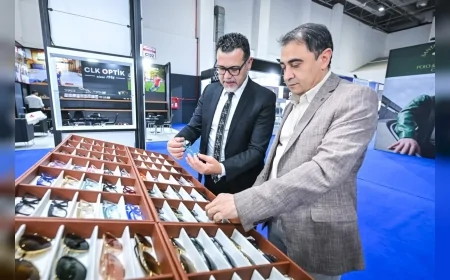 İzmir Optisyen ve Gözlükçüler Odası Eğitim Komisyonu Başkanı Dr. Hasan Durmuş: “Yapay zeka matbaanın icadı gibi içinde bulunduğumuz çağı kökten değiştiriyor”