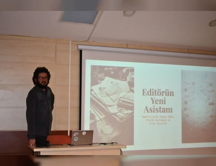 EGE ÜNİVERSİTESİ İLETİŞİM FAKÜLTESİNDE HABERCİLİKTE YAPAY ZEKÂ UYGULAMALARI ANLATILDI!