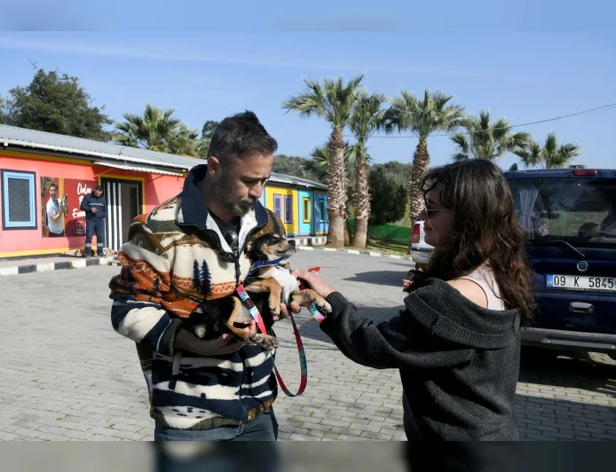 Kuşadası Belediye Başkanı Ömer Günel’in “Satın Alma, Sahiplen” Projesiyle ‘Sosis’ Sıcak Yuvaya Kavuştu