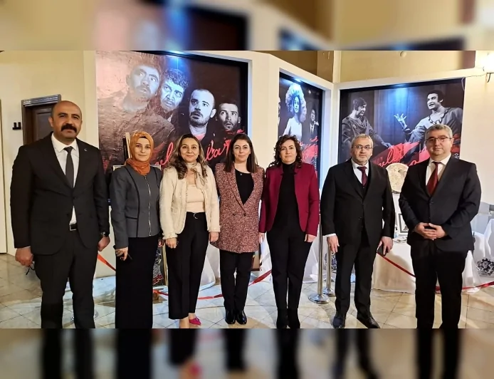 Çorum Halk Eğitimi Merkezi’nin “Kadının Işığı” Sergisi 8 Mart Dünya Kadınlar Günü’nde Sanatseverlerle Buluştu