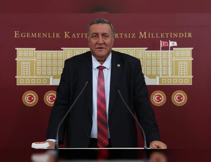 CHP Niğde Milletvekili Ömer Fethi Gürer: “Otomobilin mi var, derdin var; araç artık vergi dairesi gibi çalışıyor”