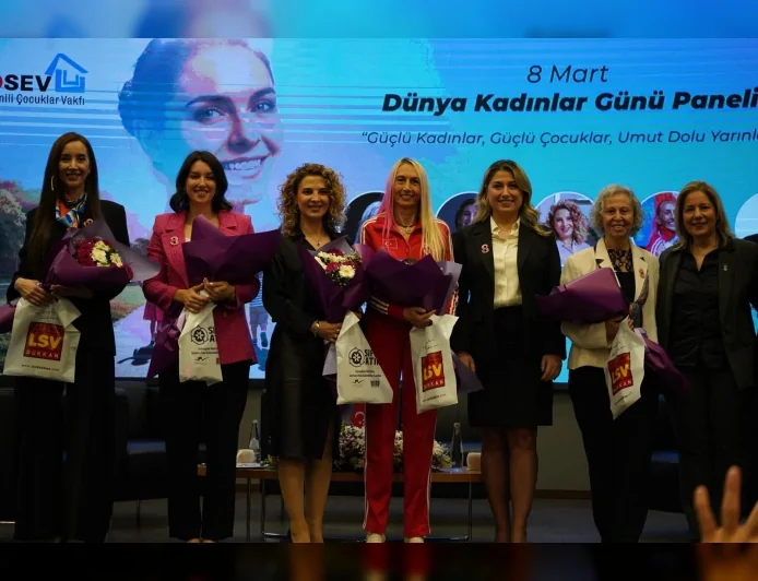LÖSEV 8 Mart Dünya Kadınlar Günü’nde İzmir’de Kadınları Dayanışma Panelinde Buluşturdu