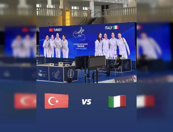 Manisalı Milli Eskrimci Berra Kürek U-17 Kadın Kılıç Takımıyla Avrupa İkinciliği Elde Etti