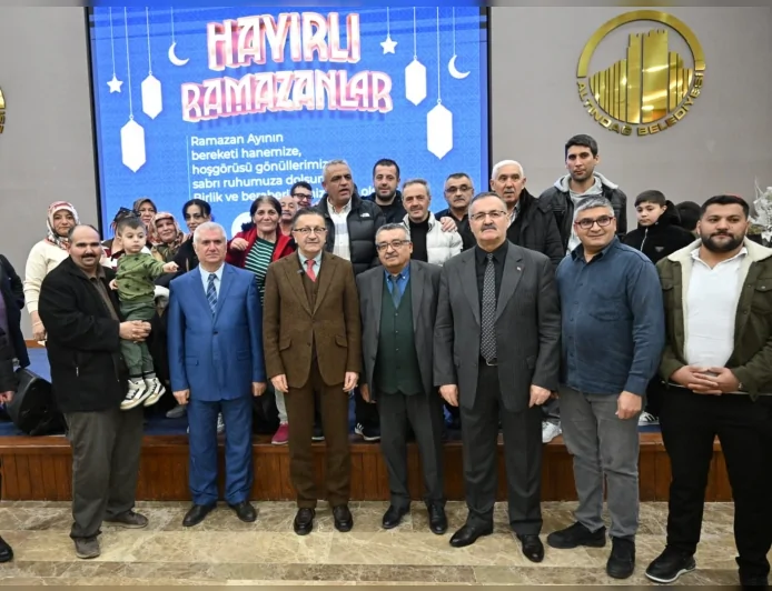 Altındağ Belediye Başkanı Dr. Veysel Tiryaki Karapürçek Mahallesi sakinleriyle iftar sofrasında buluştu
