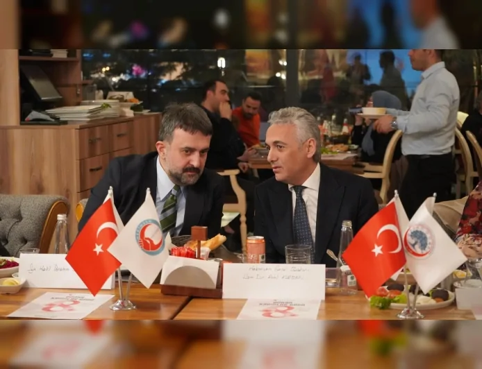 HEKİMSEN Genel Başkanı Uzm. Dr. Adil Kurban: “Hekimler Bir Araya Gelirse Sadece Hakkını İster; Hekimlik Meslek Yasası Bu Birliğin Eseridir”