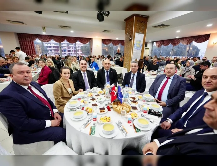 Manisa Büyükşehir Belediye Başkanı Besim Dutlulu Balkan Heyetiyle İftar Sofrasında Buluştu