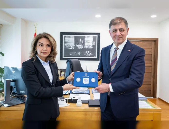 İzmir Büyükşehir Belediye Başkanı Dr. Cemil Tugay Bakü ile Kardeşliğin 40. Yılı İçin İş Birliği Görüşmesi Yaptı