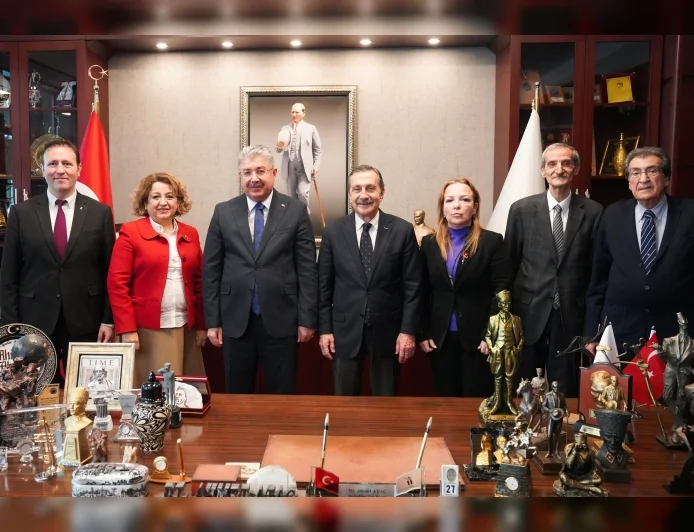 ESKİŞEHİR VALİSİ DR. ERDİNÇ YILMAZ: “ÖNEMLİ OLAN GÖREV YAPTIĞIMIZ SÜREÇTE HOŞ BİR SEDA BIRAKMAK”