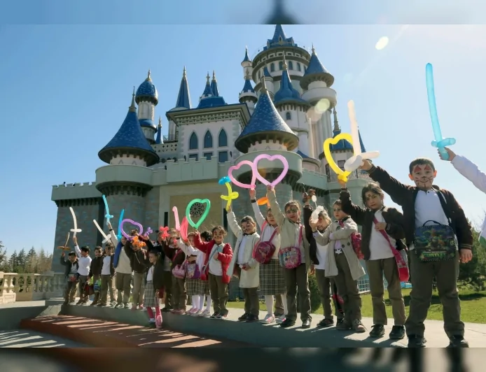 ESKİŞEHİR SAZOVA’DAKİ MASAL ŞATOSU 12 YILDA 4 MİLYON 828 BİN ZİYARETÇİYİ AĞIRLADI!