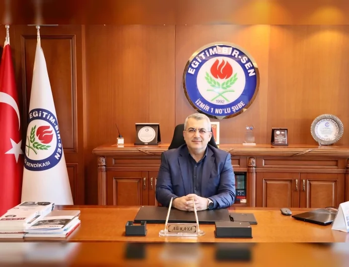 Eğitim-Bir-Sen İzmir 1 Nolu Şube Başkanı Ali Kaya: “İstiklâl Marşı Milletimizin Ruhunun ve Özgürlük İradesinin Destanıdır”