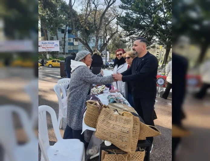 CHP Buca İlçe Başkanlığı Buca’da Üreten Kadınların El Emeği Stantlarını Ziyaret Etti