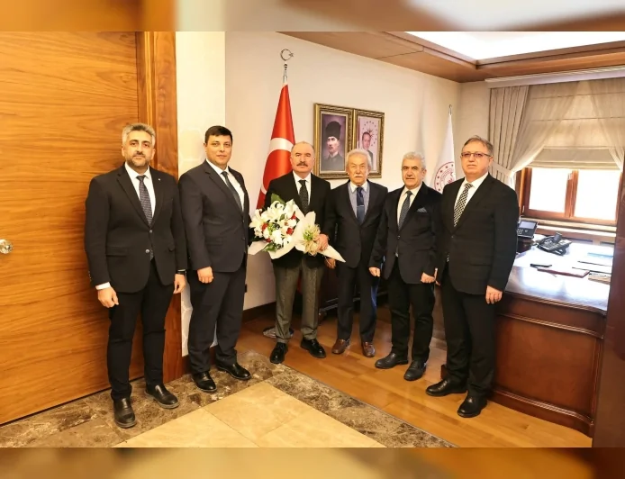 Çorum Valisi Ali Çalgan 14 Mart Tıp Bayramı’nda Sağlık Yöneticilerini Ağırladı