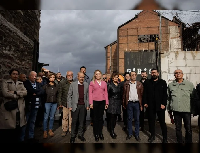 KONAK KENT KONSEYİNDEN İZMİR ELEKTRİK FABRİKASI TEPKİSİ: “BU ALAN KAMUNUNDUR, TİCARET VE TURİZME AÇILMAMALI”