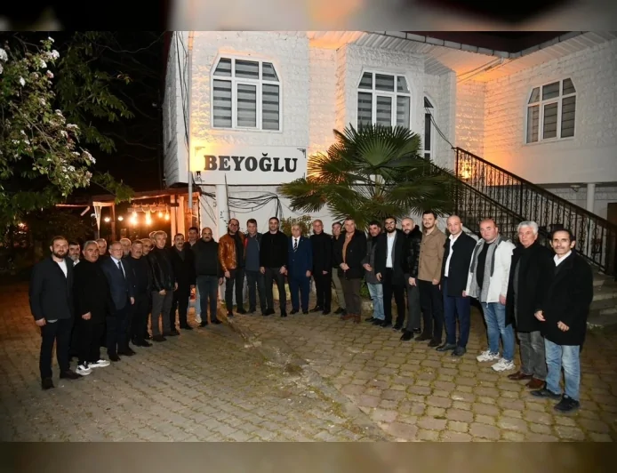 BAŞİSKELE BELEDİYE BAŞKANI M. YASİN ÖZLÜ MUHTARLARLA İFTARDA BULUŞTU: “BAŞİSKELE’Yİ BİRLİKTE YÖNETİYOR, BİRLİKTE GÜZELLEŞTİRİYORUZ”