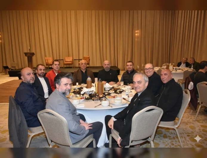 ANTALYALI İŞ İNSANI ERTUĞRUL KAHRAMAN’DAN KENTİN DİNAMİKLERİNİ BULUŞTURAN İFTAR DAVETİ