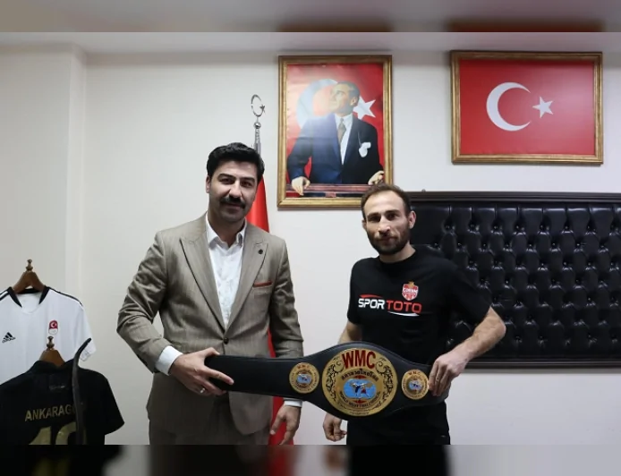 ÇORUM GENÇLİK SPOR KULÜBÜ BAŞKANI FEYYAZ VELİDEDEOĞLU: “KULÜBÜMÜZ SPORCUMUZ ABDÜSSAMED UĞURLU’NUN HER ZAMAN YANINDA OLACAK”