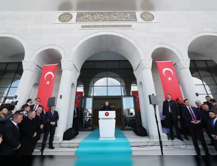 Cumhurbaşkanı Recep Tayyip Erdoğan: “Ankara’nın yeni camilerle süslenmesi çok kıymetlidir”