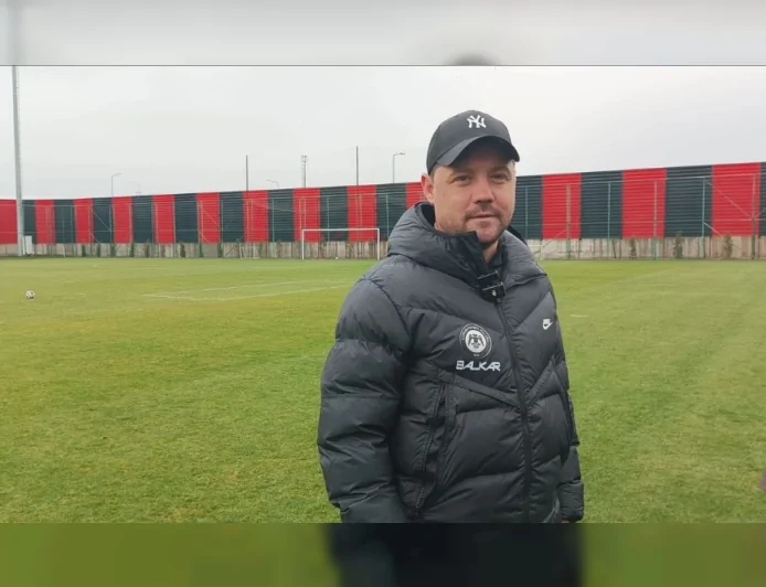 ARCA ÇORUM FK TEKNİK DİREKTÖRÜ UĞUR UÇAR: “SEZON SONUNDA KUPAYI ÇORUM’A GETİRMEK İSTİYORUZ”