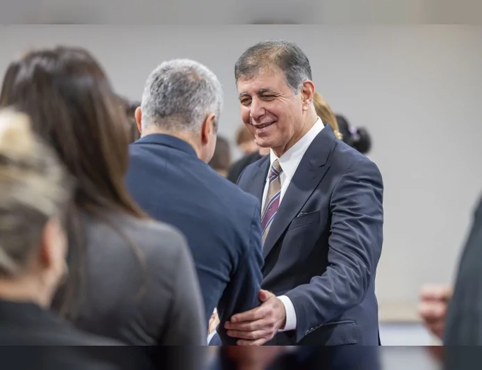 İzmir Büyükşehir Belediye Başkanı Dr. Cemil Tugay’dan bayram öncesi personele moral ve vizyon mesajı “İzmir’e, Türkiye’ye ve kuruma sahip çıkın”