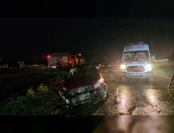 Çorum-Ortaköy yolunda cip ile otomobil çarpıştı 6 kişi yaralandı