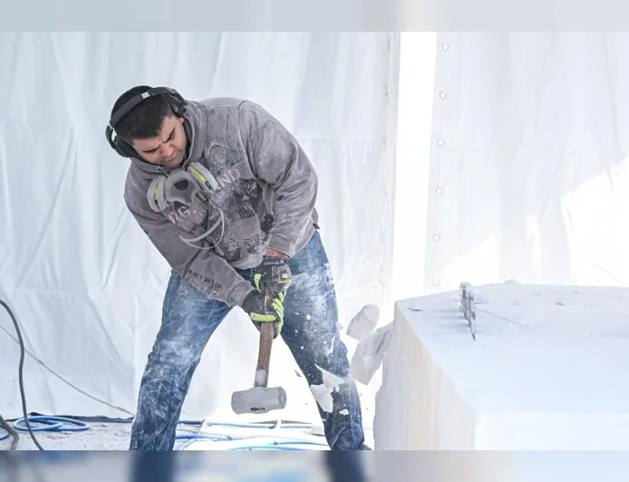 İzmir Büyükşehir Belediyesi Marble İzmir Heykel Çalıştayı ile mermeri kamusal alanda sanata dönüştürüyor