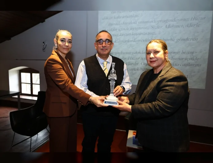 Dokuz Eylül Üniversitesi Öğretim Görevlisi Dr. Mustafa Özdemir: “Çanakkale Geçilmez ifadesinin anlamını doğru kavramalıyız”