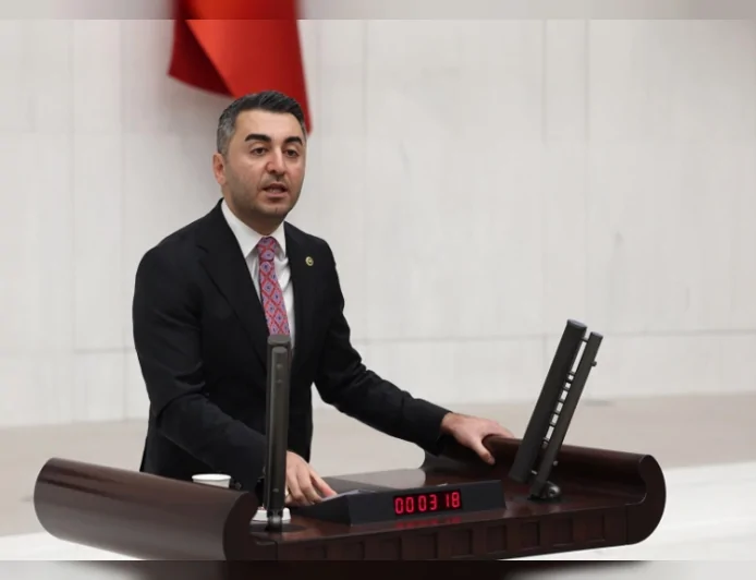 CHP Tekirdağ Milletvekili Cem Avşar: “İstanbul’da daha kaç bina çökecek, neden somut adım atılmıyor”