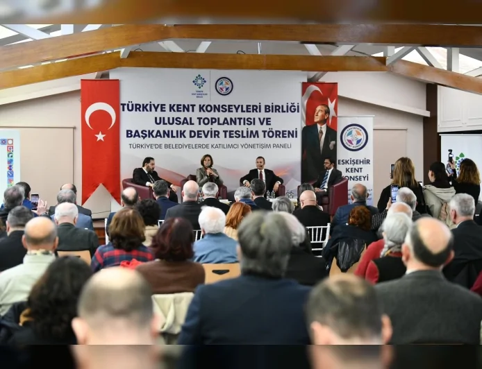 Eskişehir’de Türkiye Kent Konseyleri Birliği Başkanlığı Ahmet Kapanoğlu’na devredildi