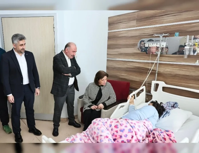 Çorum Valisi Ali Çalgan Onkoloji Servisinde Tedavi Gören Hastaları Ziyaret Etti