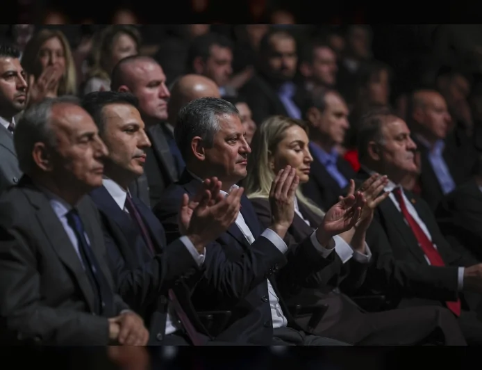 CHP Genel Başkanı Özgür Özel: “Kimse bu kara düzenden tek başına kurtulamaz ya hep birlikte başaracağız ya hepimiz perişan olacağız”