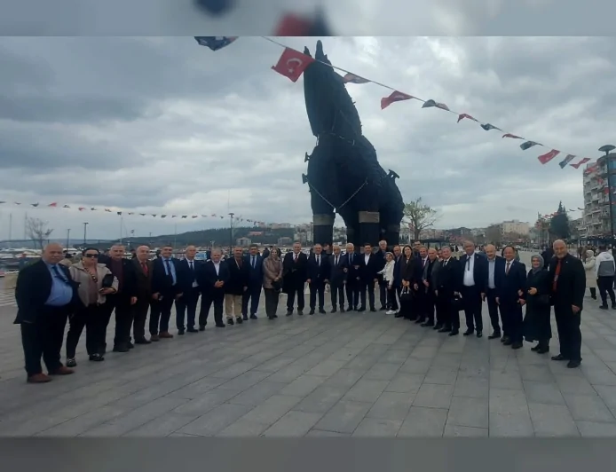 Çanakkale’de düzenlenen çalıştayda medya meslek yasası ve birlik süreci ele alındı
