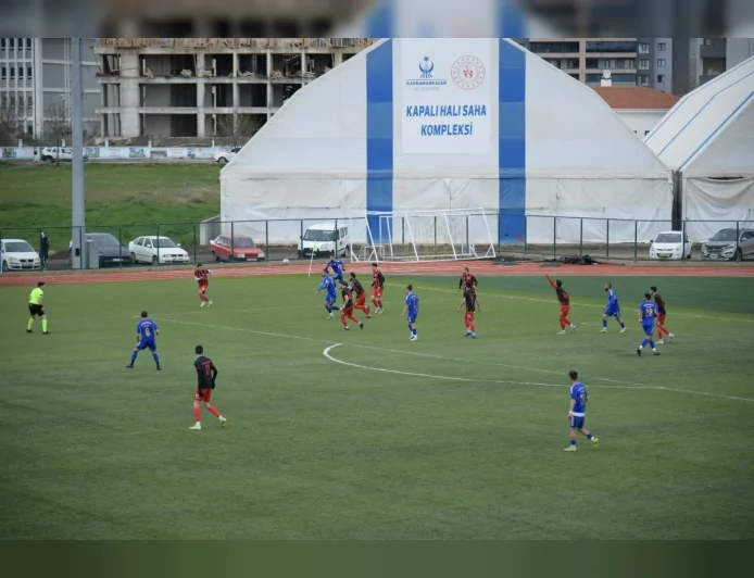 Kahramankazan Belediyespor evinde golsüz berabere kaldı liderliğini sürdürdü