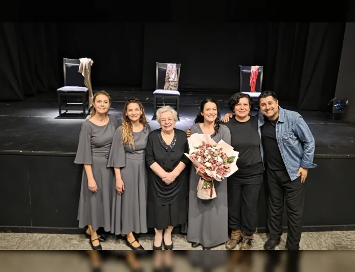 Eskişehir Büyükşehir Belediyesi Şehir Tiyatroları “Genco Erkal Emek ve Onur Ödülü”nün ilkini Prof. Dr. Ayşegül Yüksel’e verdi