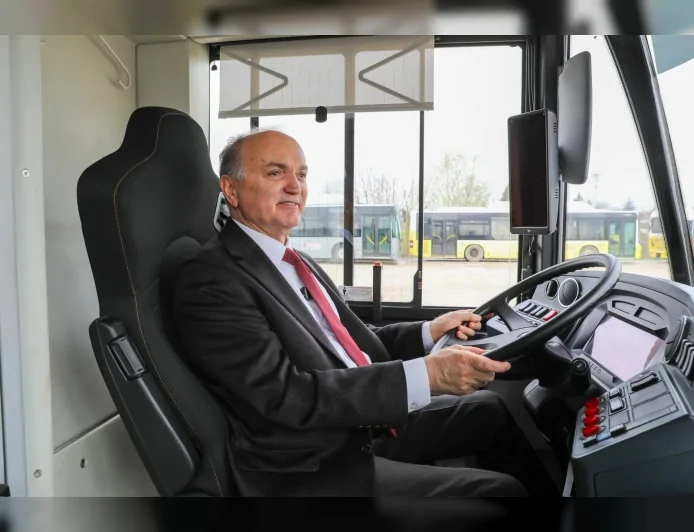 Düzce Belediye Başkanı Dr. Faruk Özlü: “Toplu taşımada elektrikli filo ile Türkiye’de bir ilki hayata geçiriyoruz”
