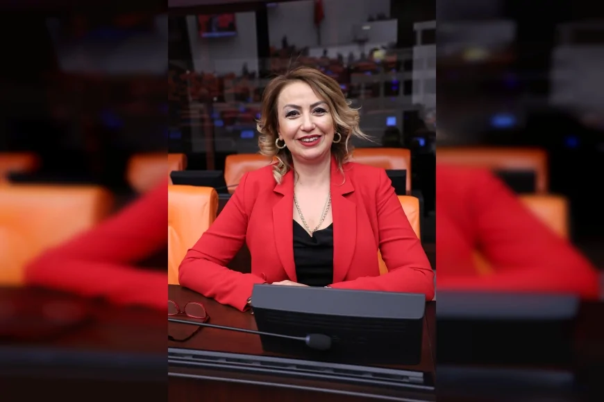 CHP Hatay Milletvekili Nermin Yıldırım Kara: “Kadın hareketinin görevi cumhuriyet bayrağını ileriye taşımaktır”