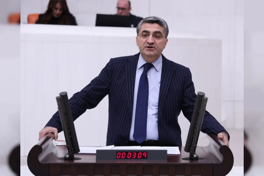 DEVA Partisi Genel Başkan Yardımcısı Mehmet Emin Ekmen: “Mersin kıyılarındaki plastik atık kirliliği araştırılmalı”