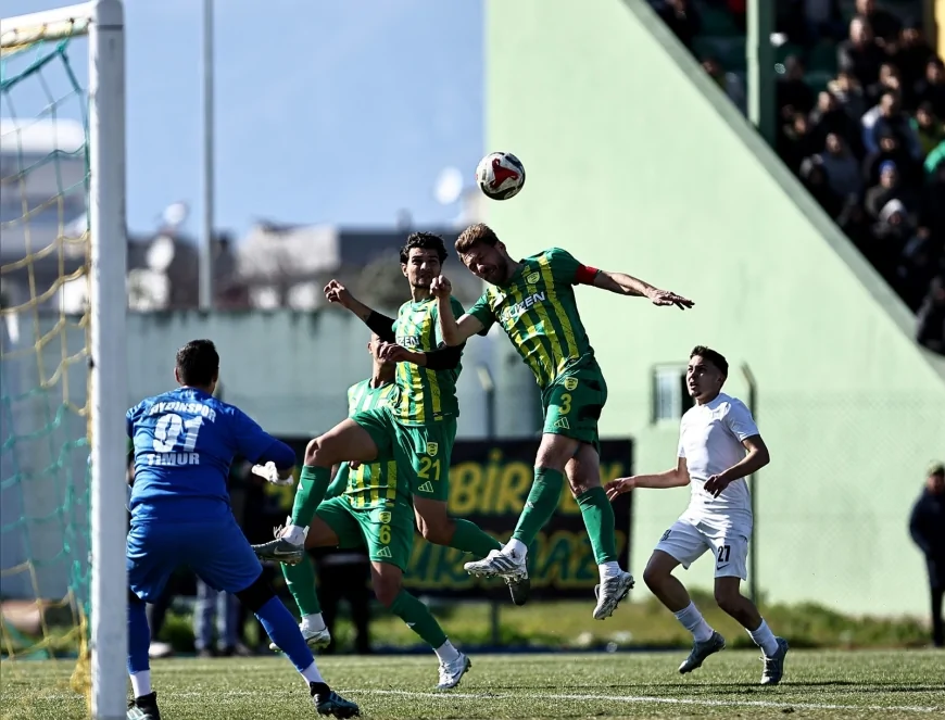 BALIKESİR EDREMİT’TE 1966 EDREMİTSPOR AYDINSPOR’U 3-0 MAĞLUP ETTİ
