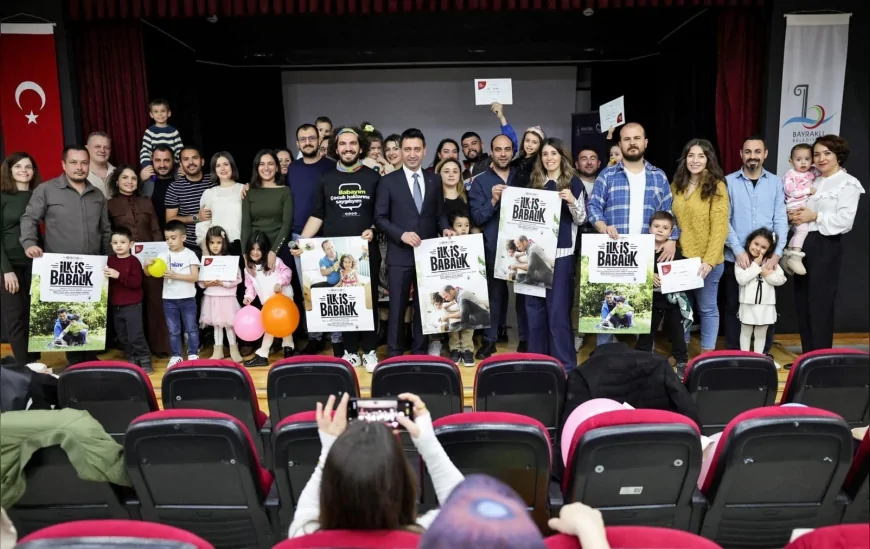 İzmir Büyükşehir Belediyesi Baba Destek Eğitim Programı ile yüzlerce babaya “yeni nesil ebeveynlik” kazandırıyor!